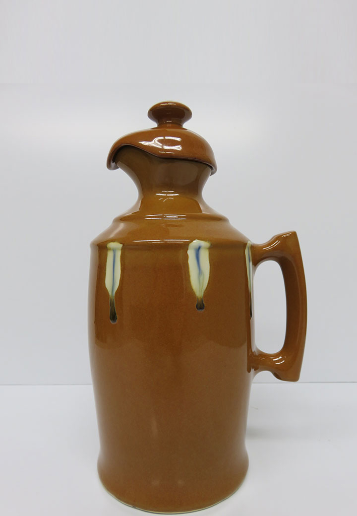 A ceramic outer flask from the wartime years