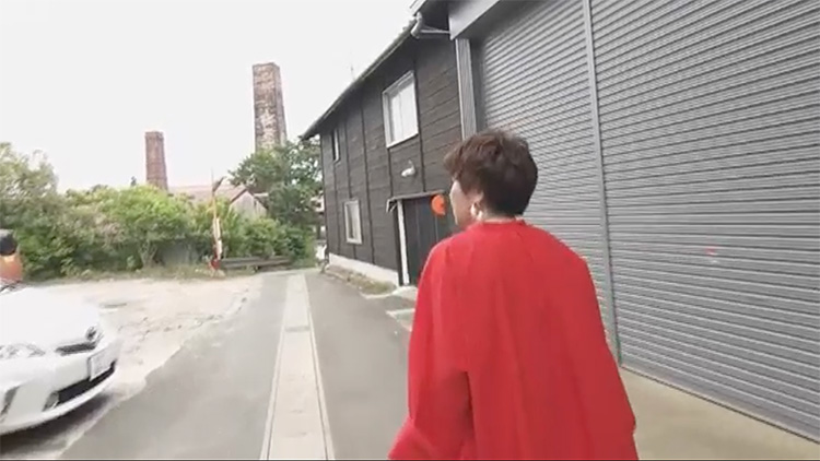 Kataoka researches around Tokoname.