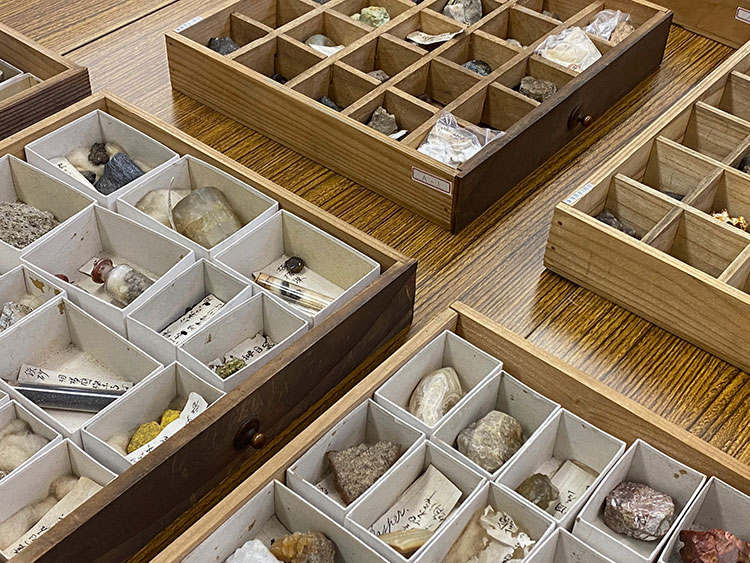 Part of Mineral Chest photo by Haruka Misawa